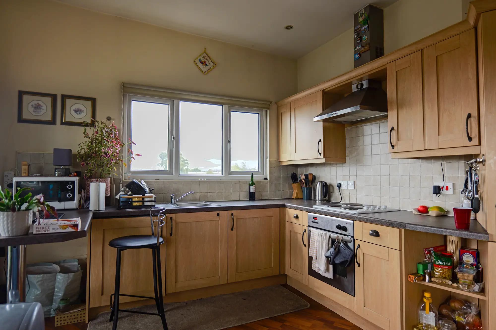 property photo 4 of 17