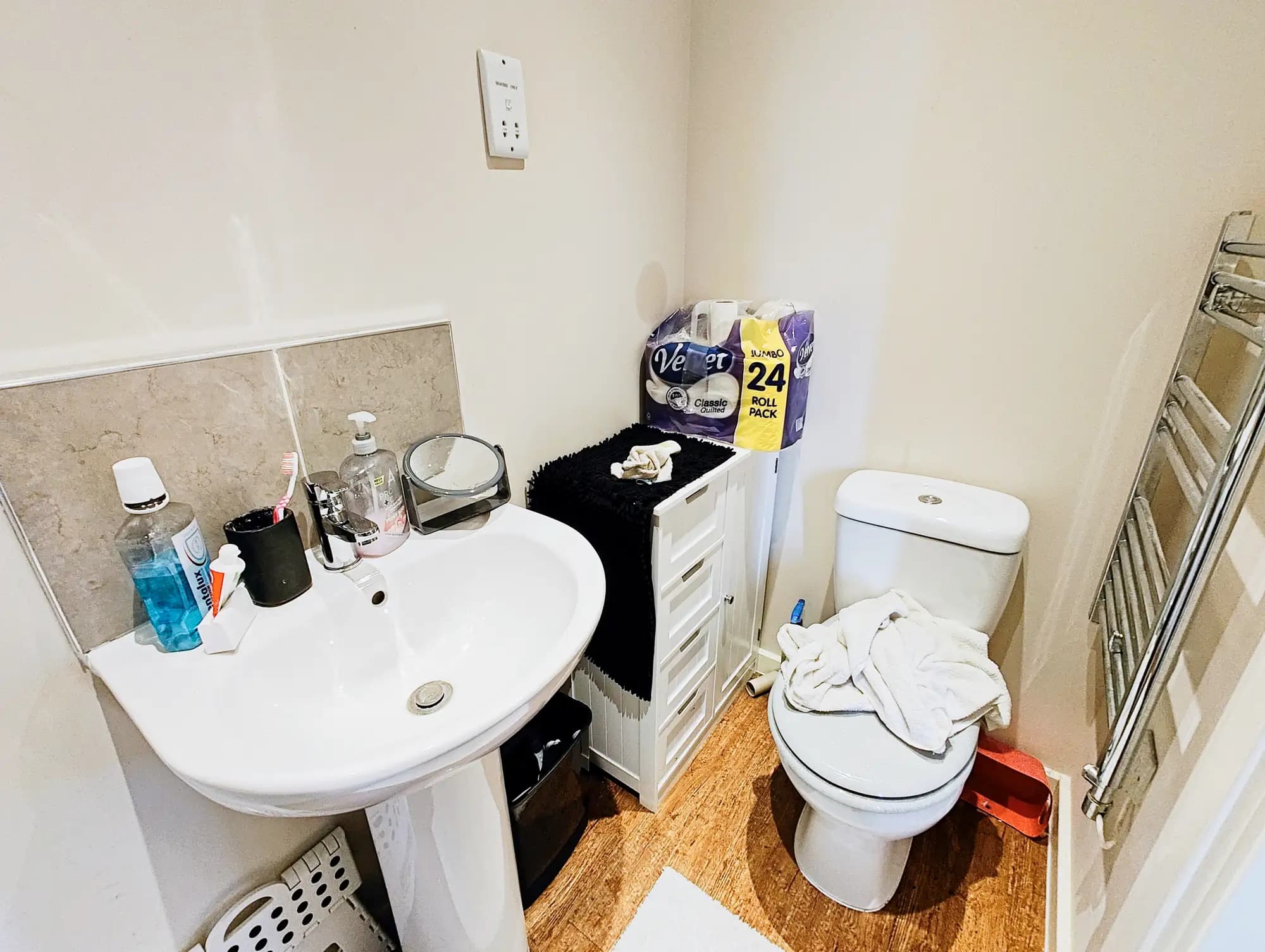property photo 7 of 16