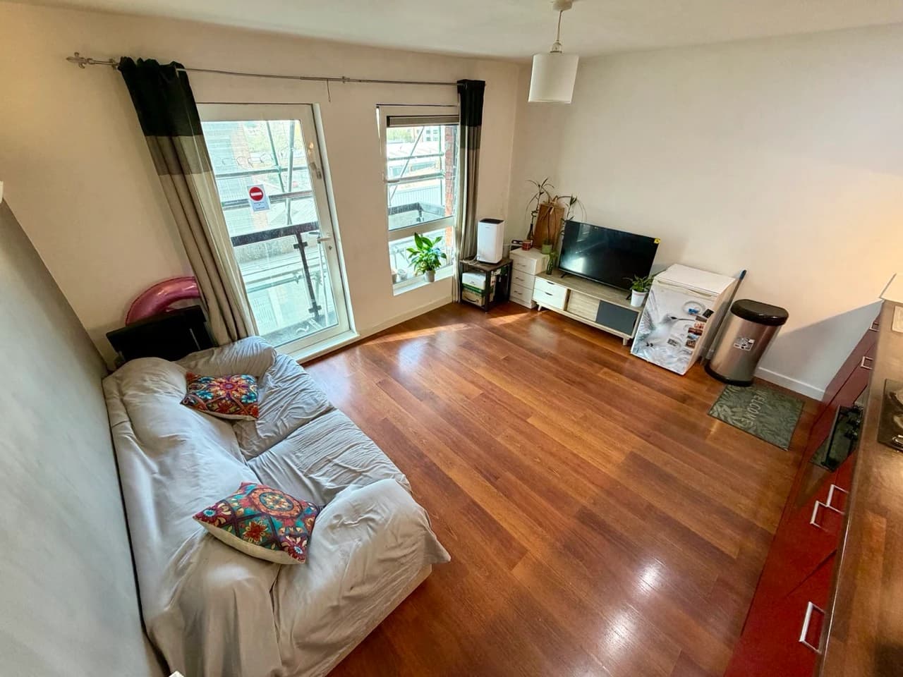 property photo 4 of 18