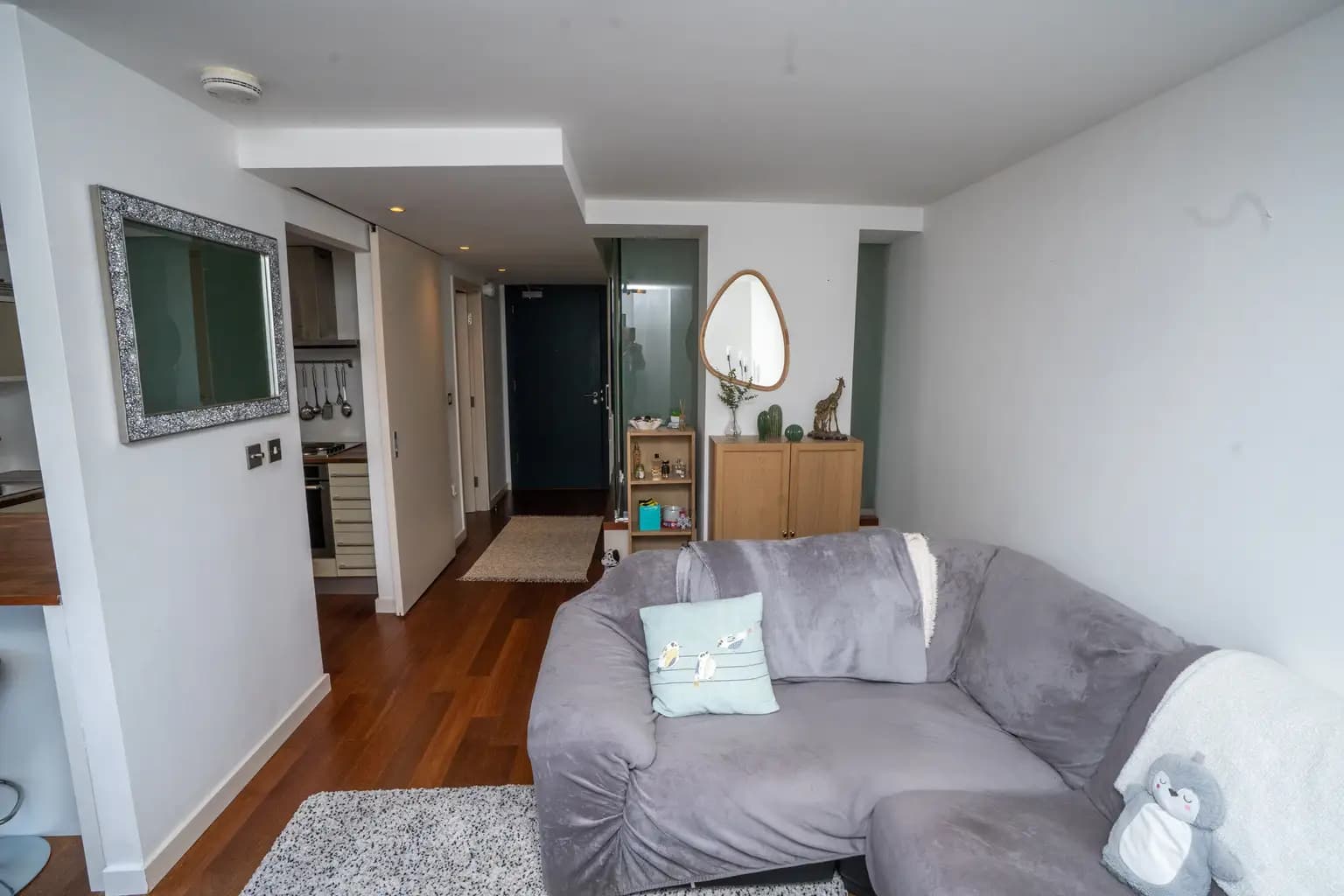 property photo 5 of 17