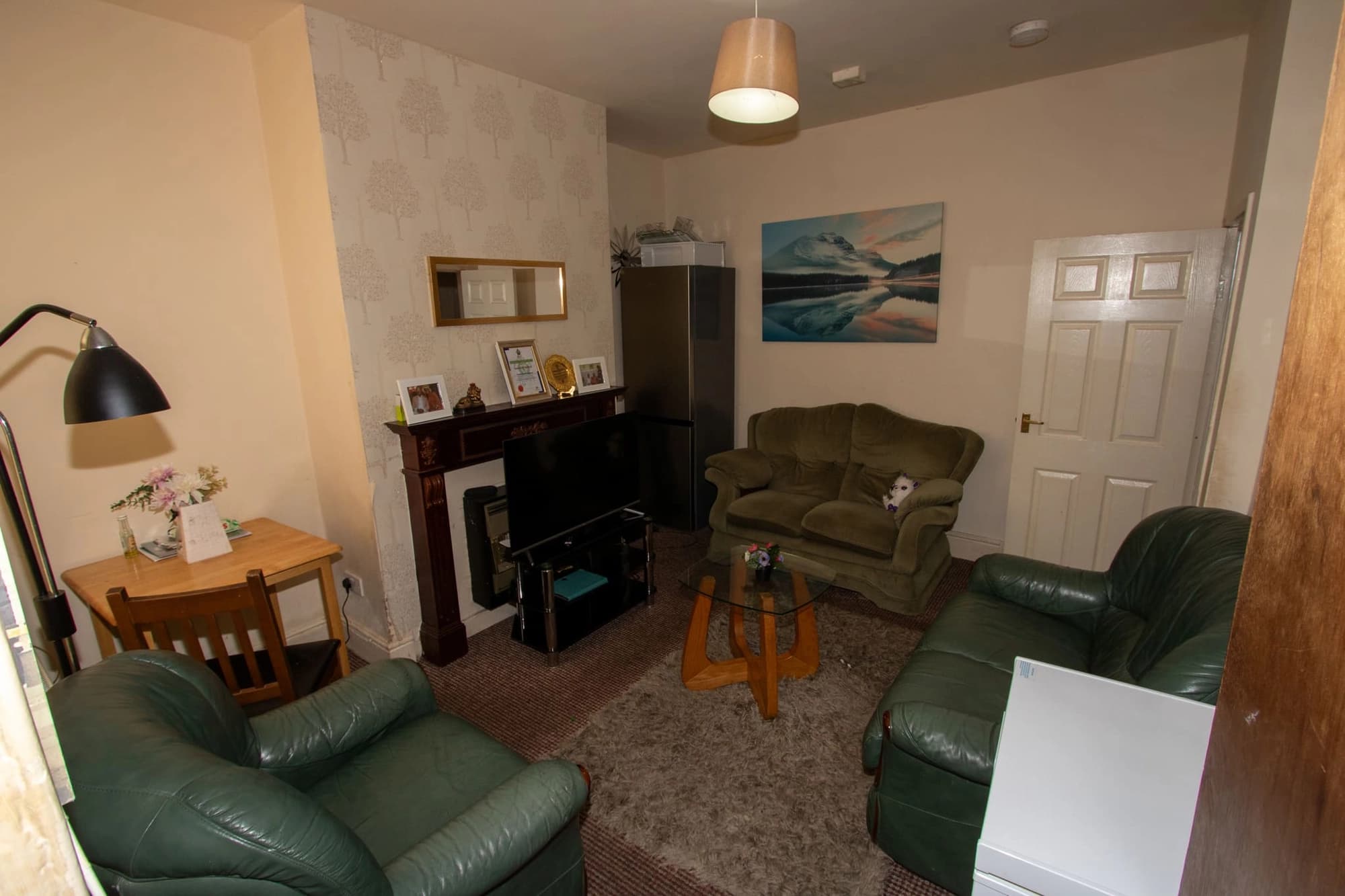 property photo 4 of 18