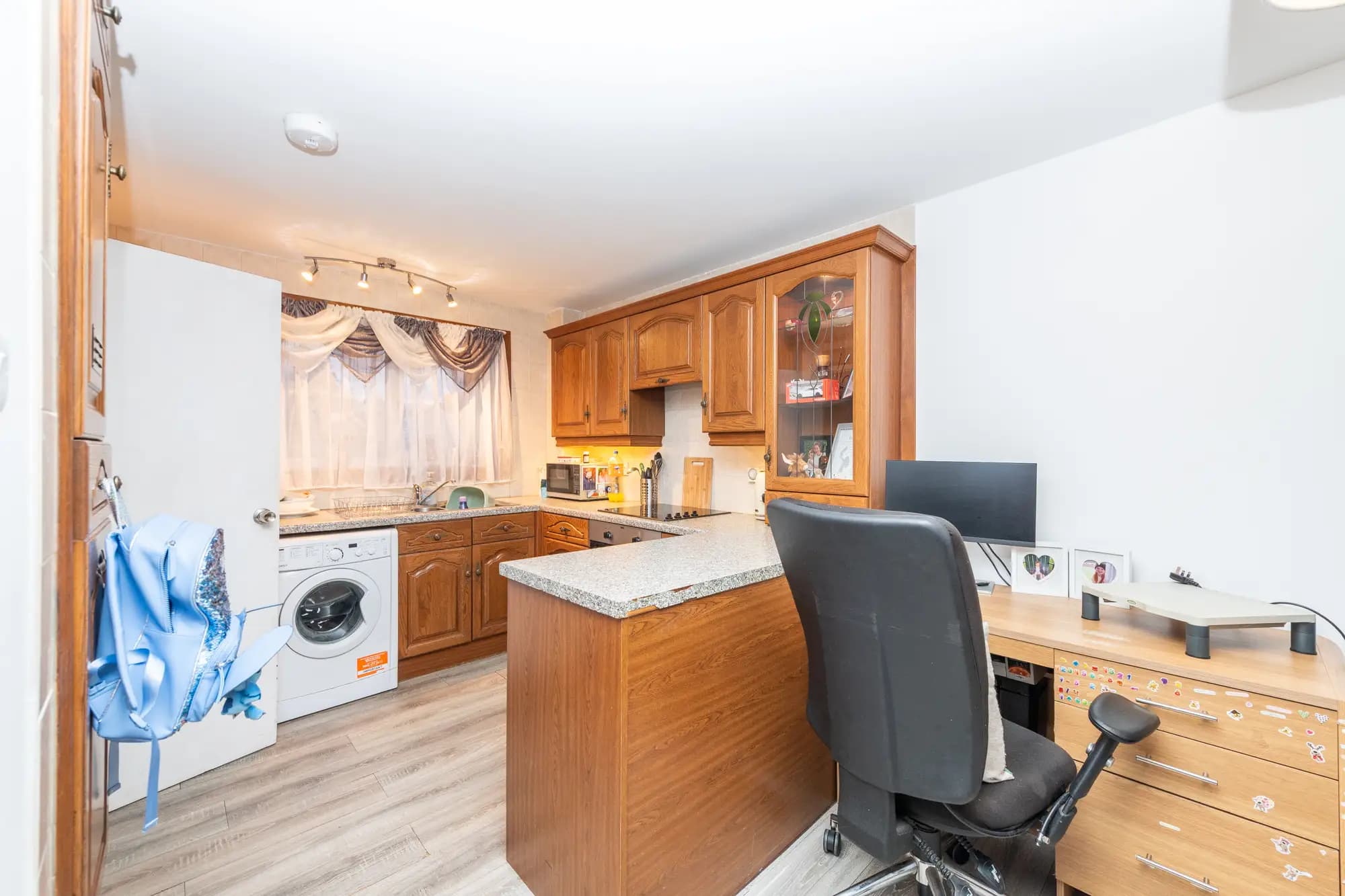 property photo 11 of 37