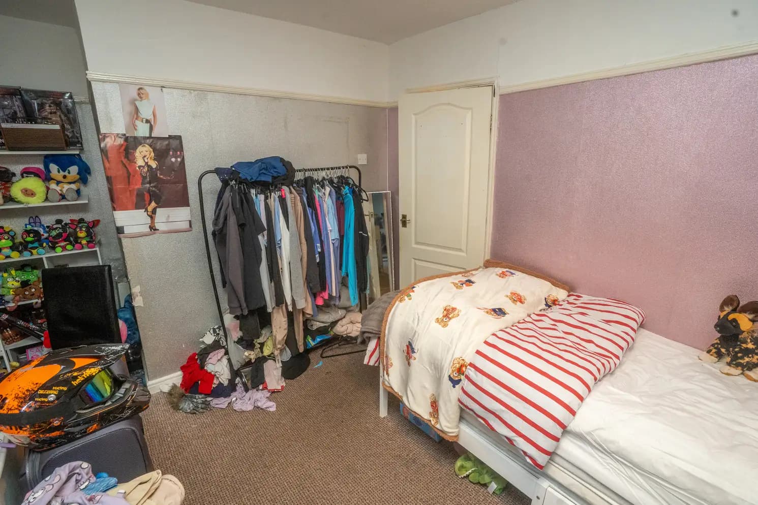 property photo 9 of 25