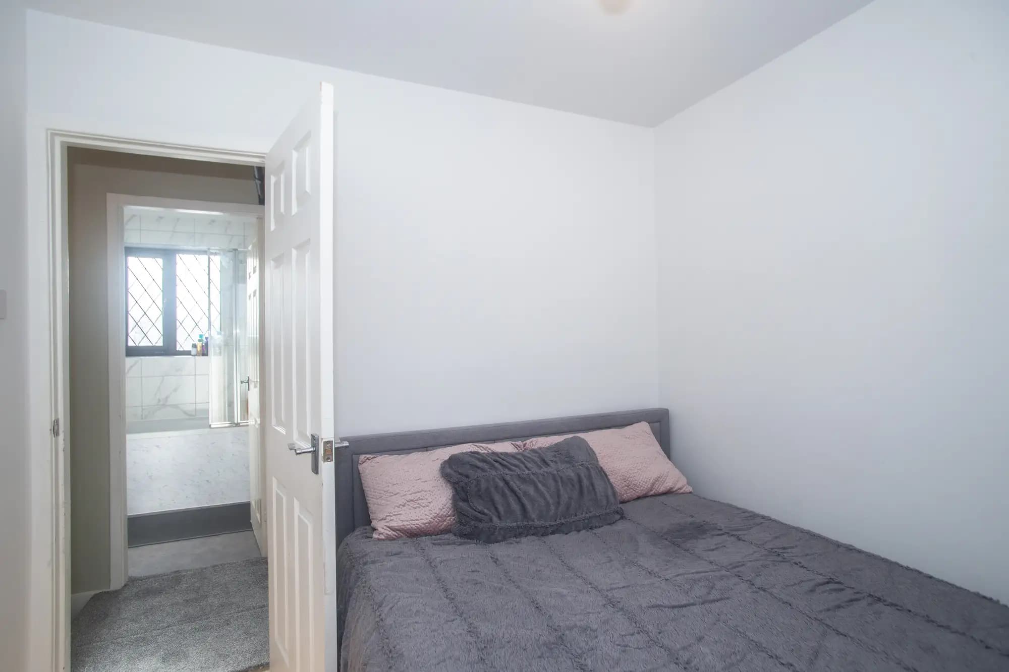 property photo 10 of 15