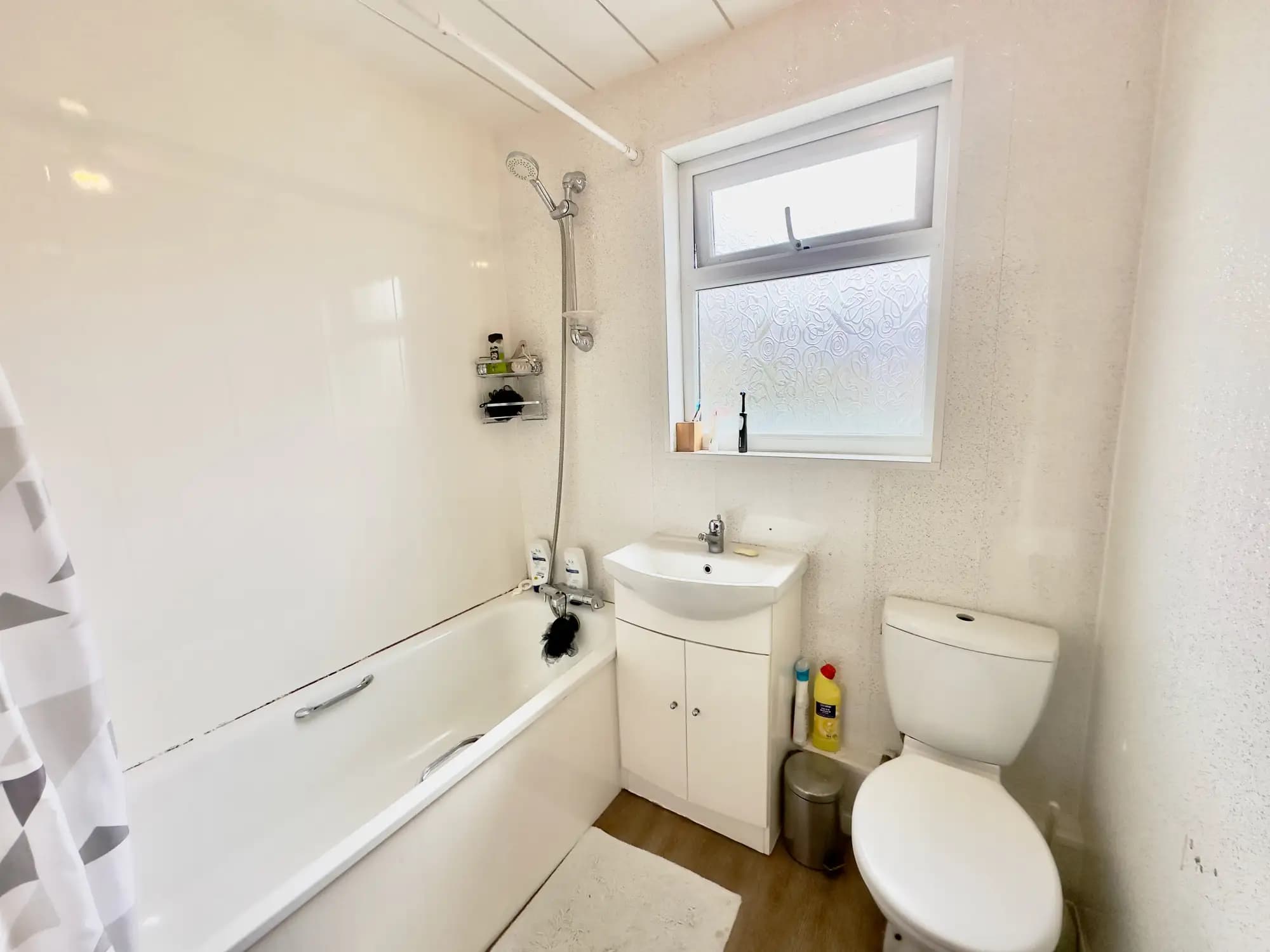 property photo 13 of 31