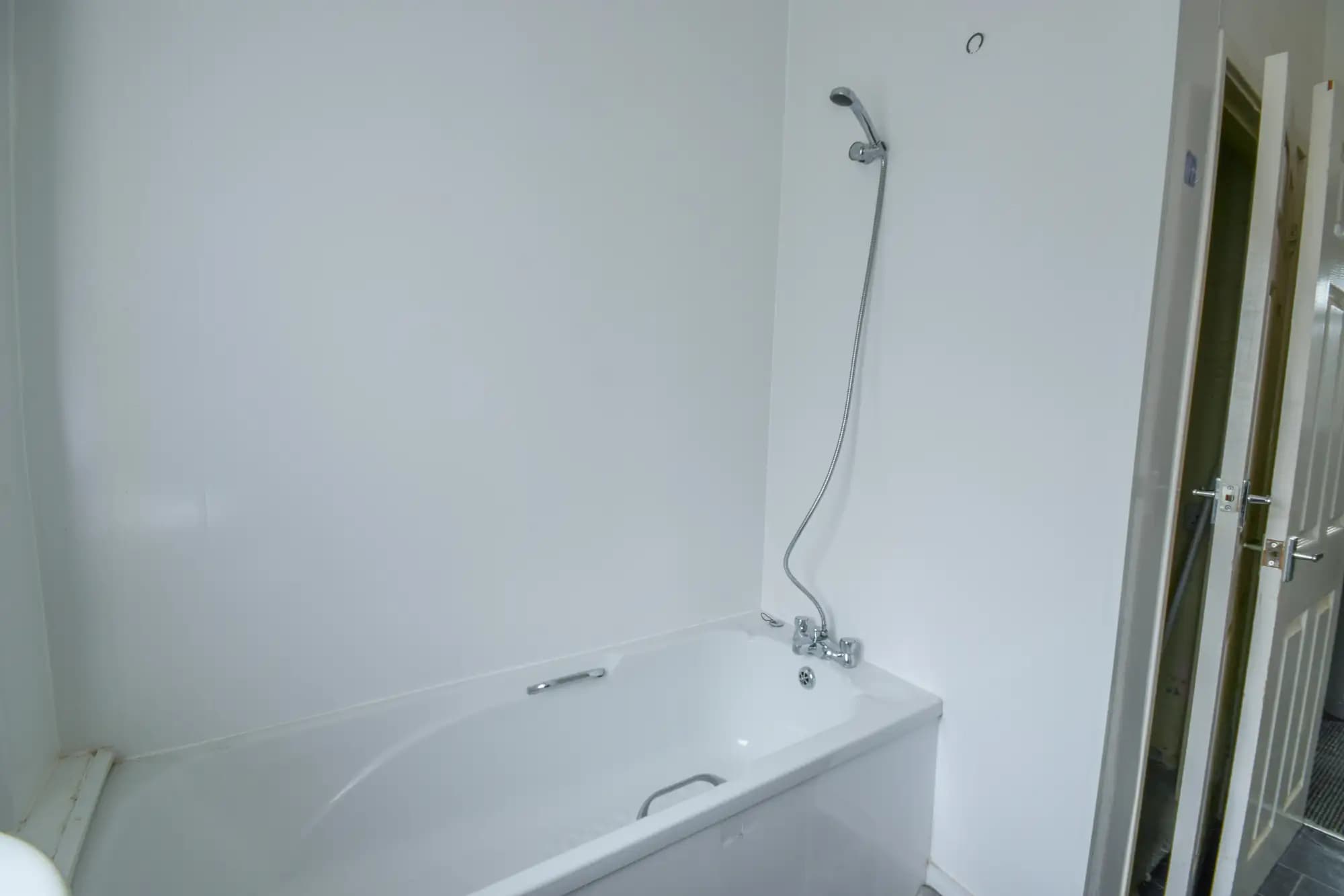 property photo 7 of 14