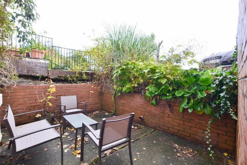 property photo 12 of 15