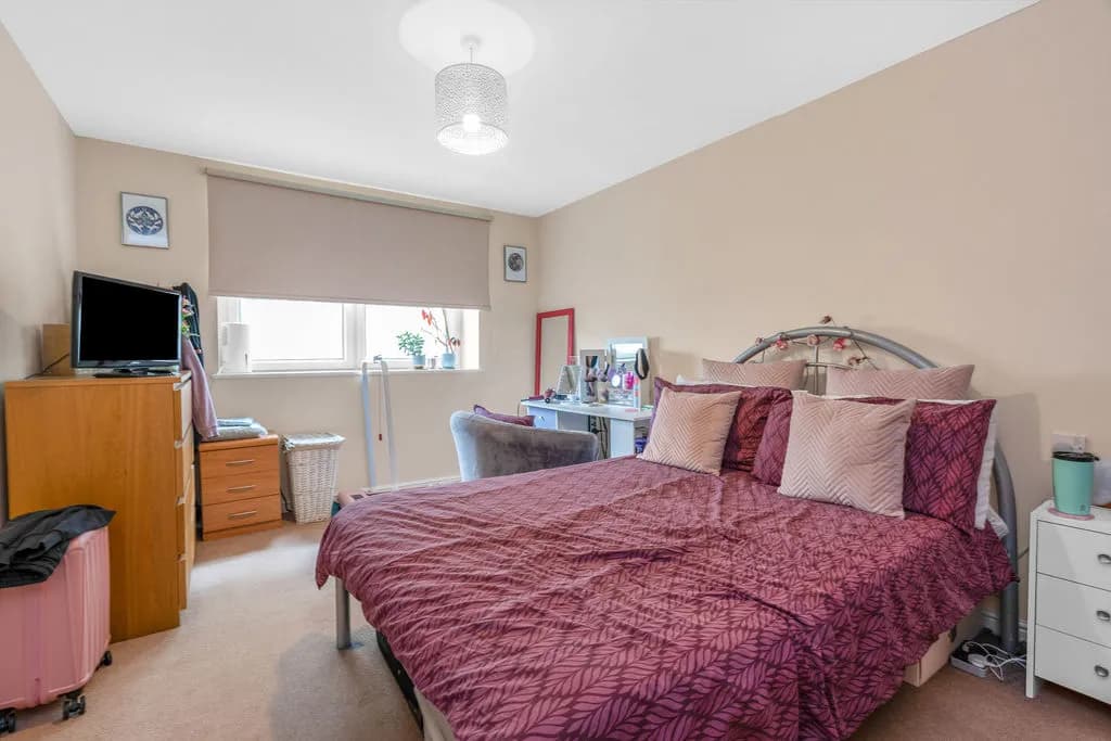 property photo 14 of 16