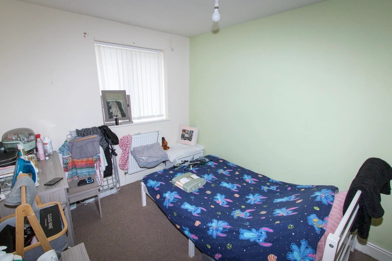 property photo 13 of 24