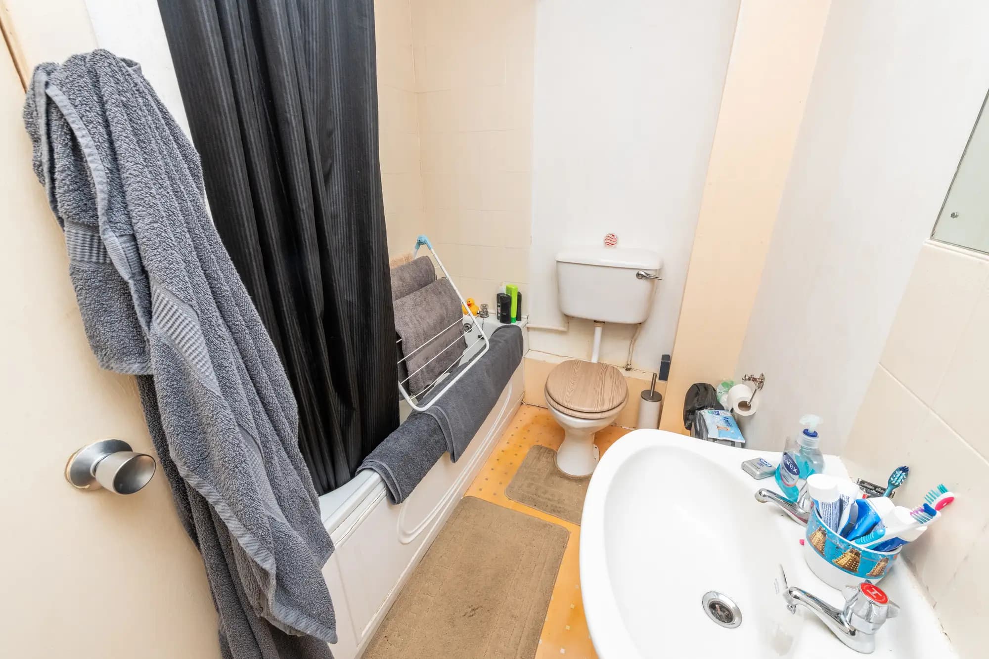 property photo 8 of 19