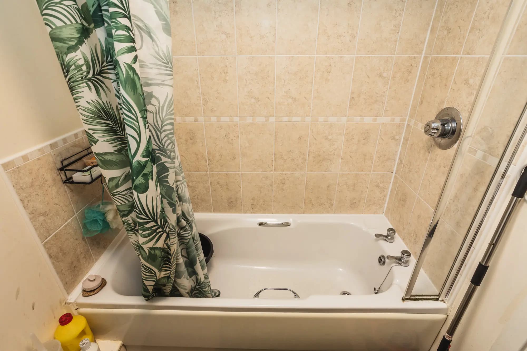property photo 8 of 19