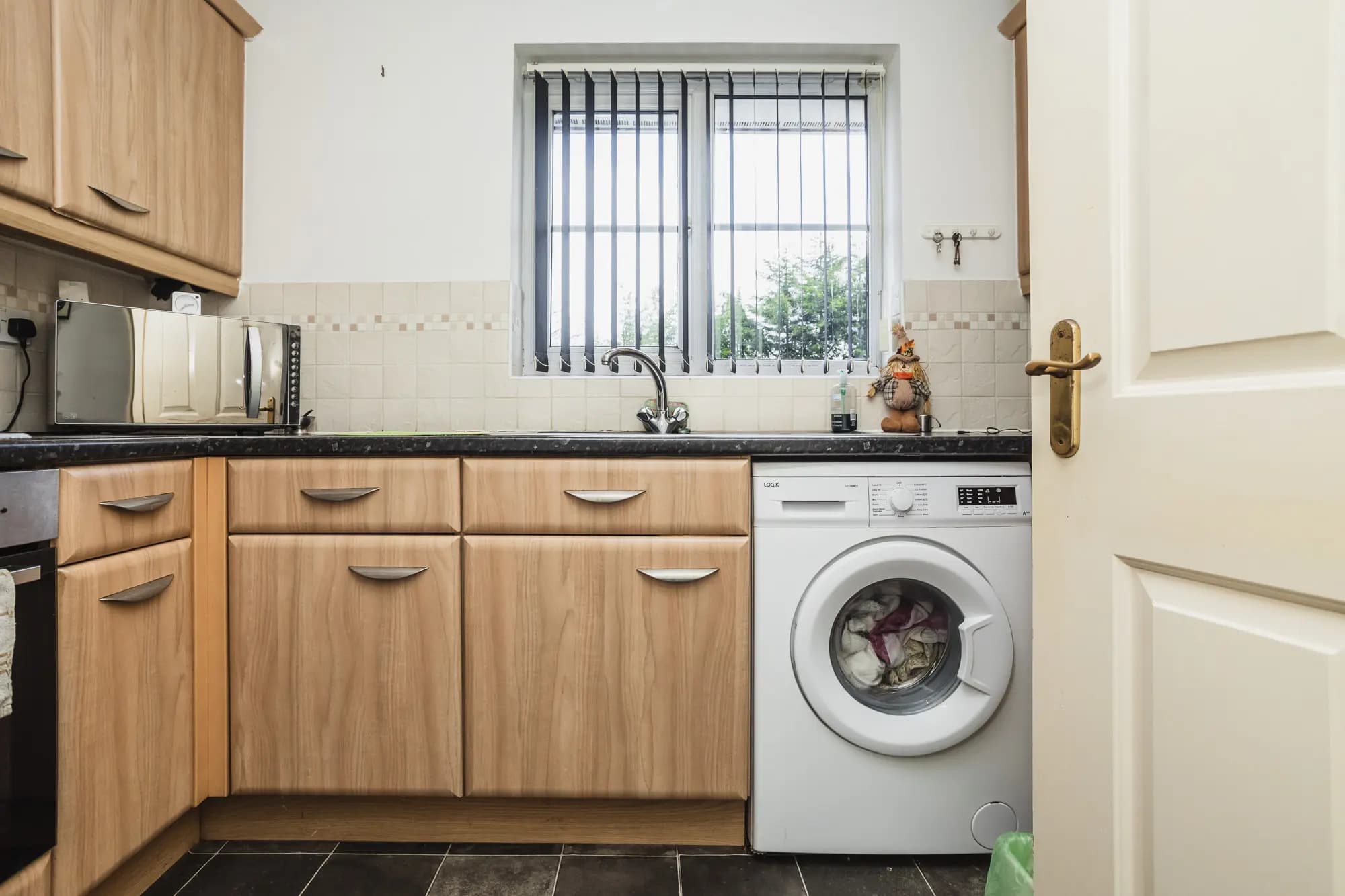 property photo 7 of 17