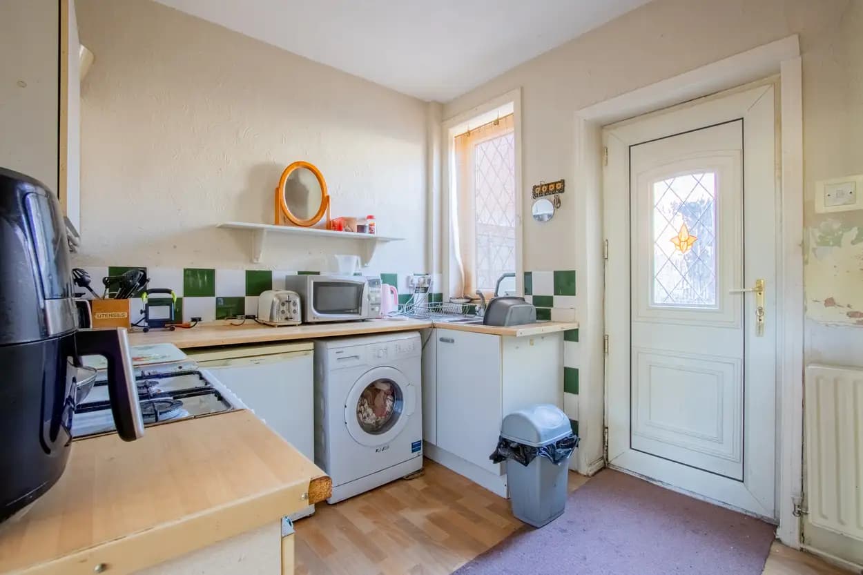 property photo 6 of 17