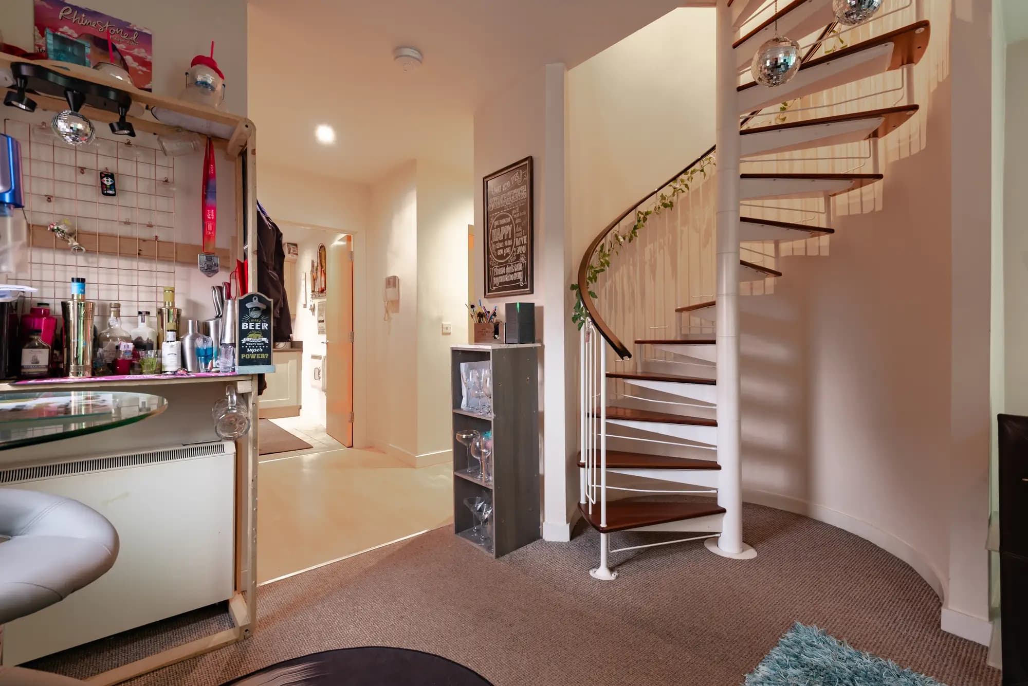 property photo 6 of 21