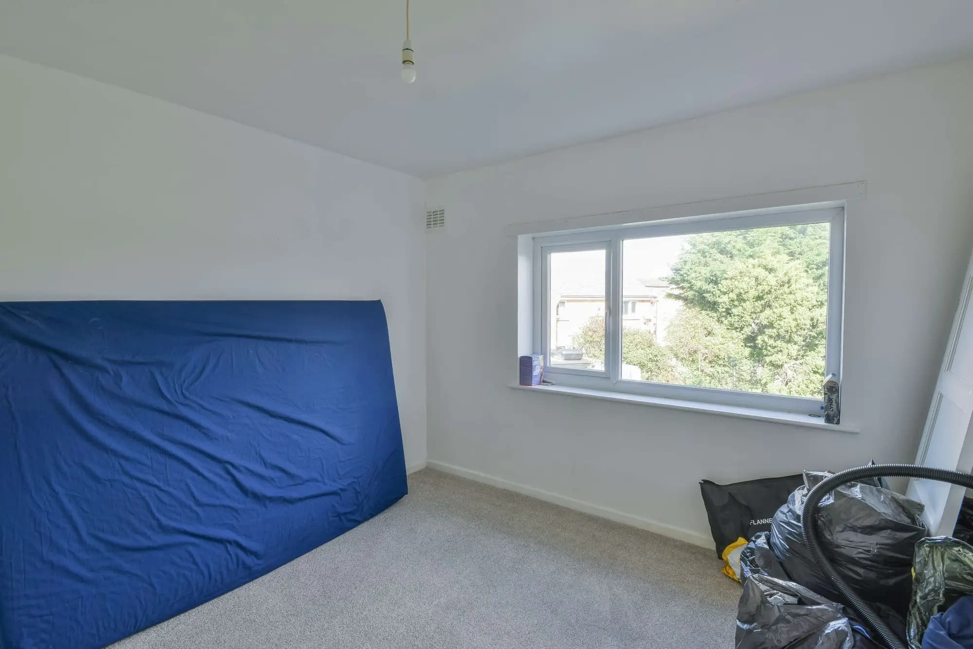 property photo 12 of 17