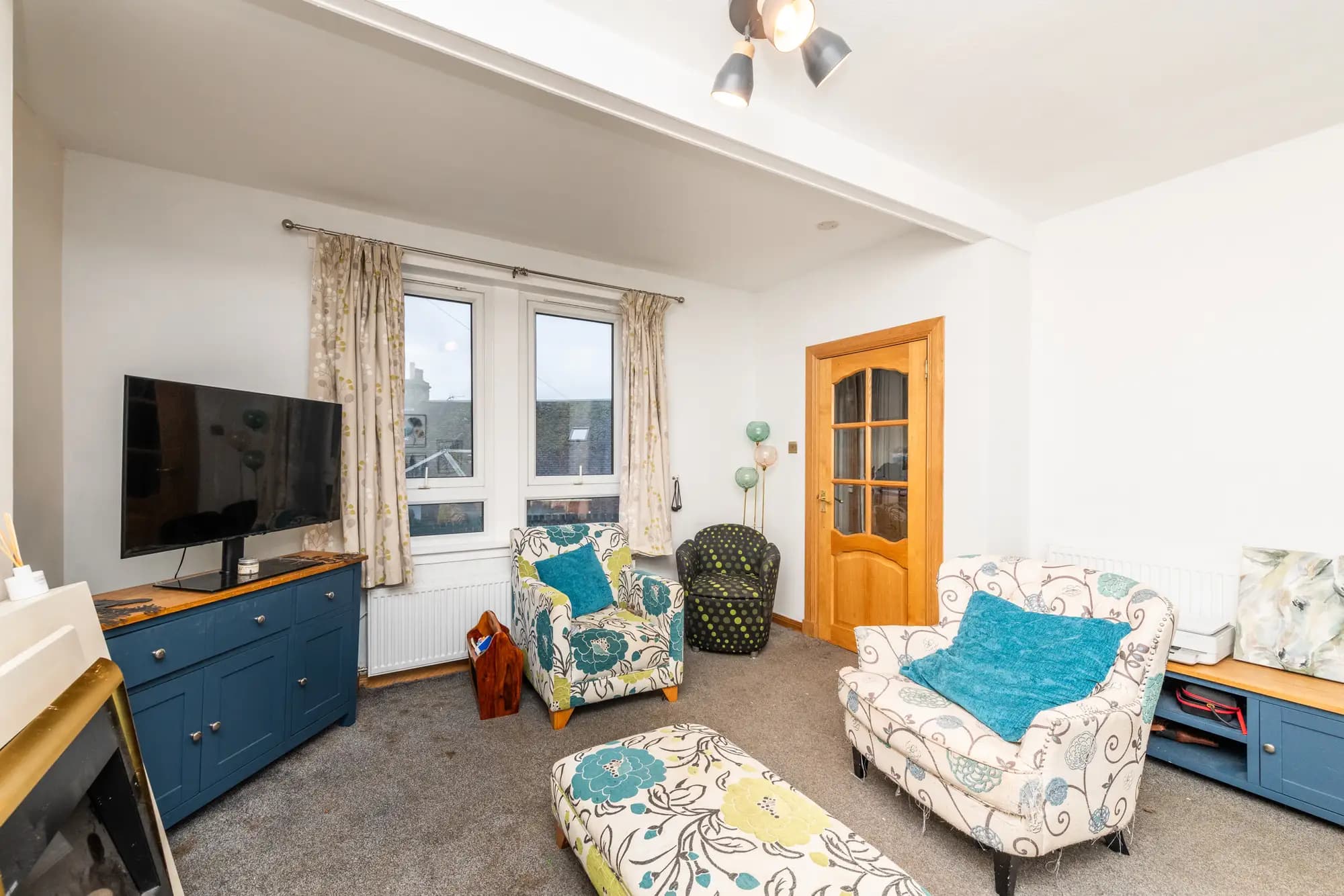 property photo 4 of 34