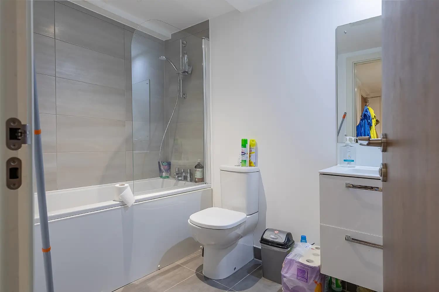 property photo 6 of 18