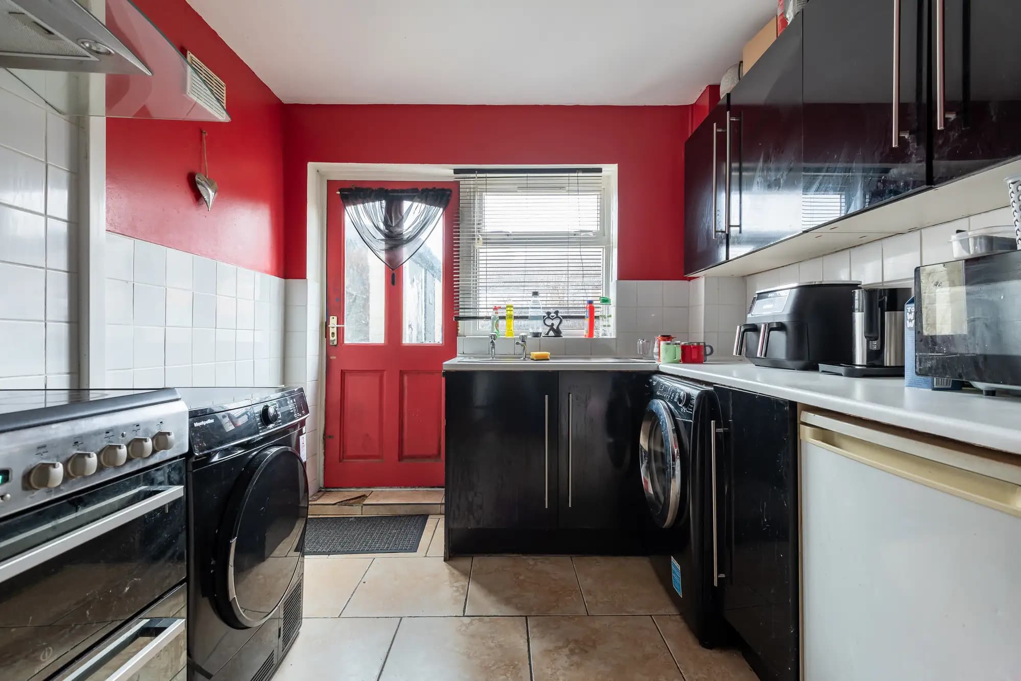 property photo 6 of 26