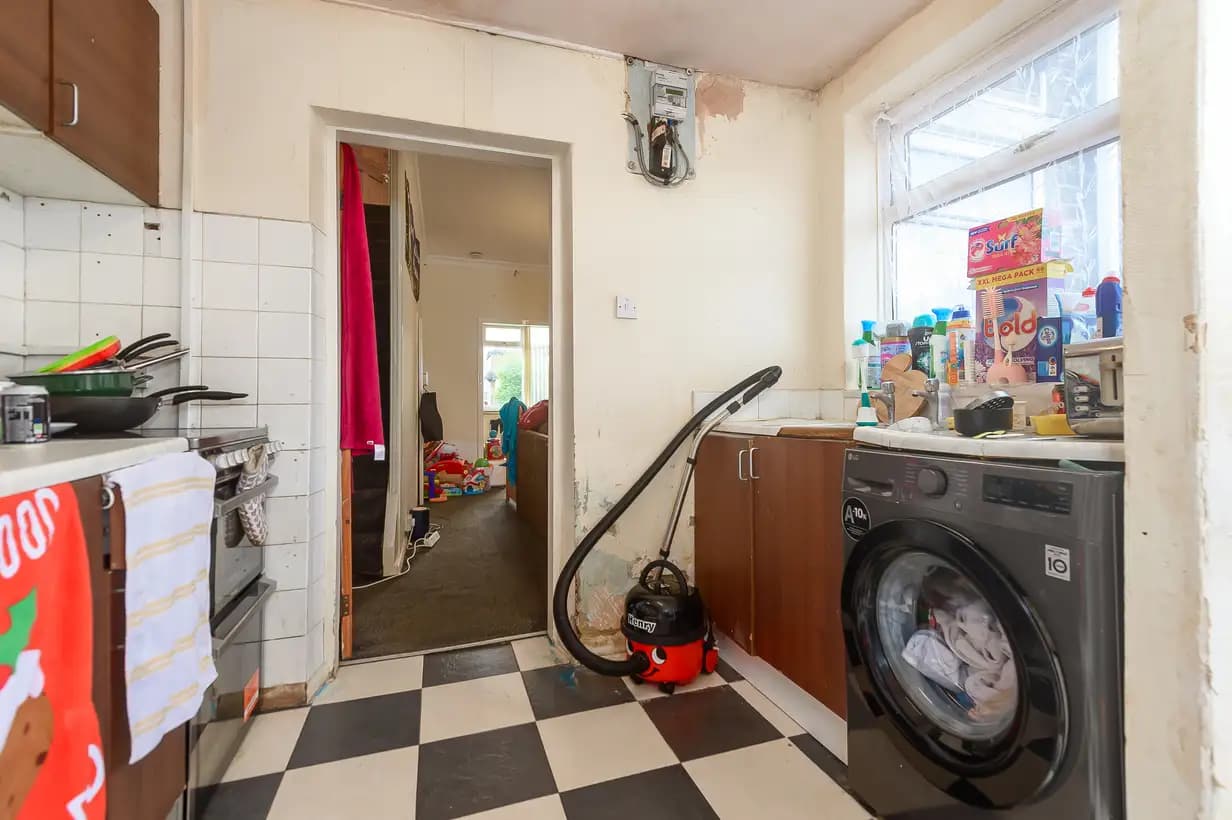 property photo 6 of 20
