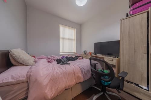 property photo 12 of 17