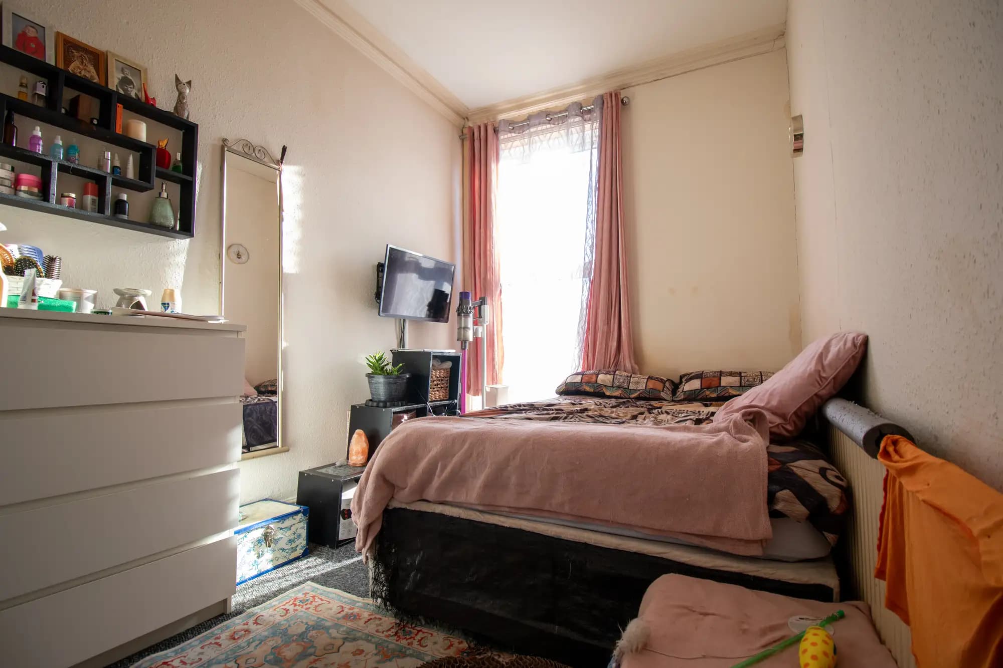 property photo 6 of 17