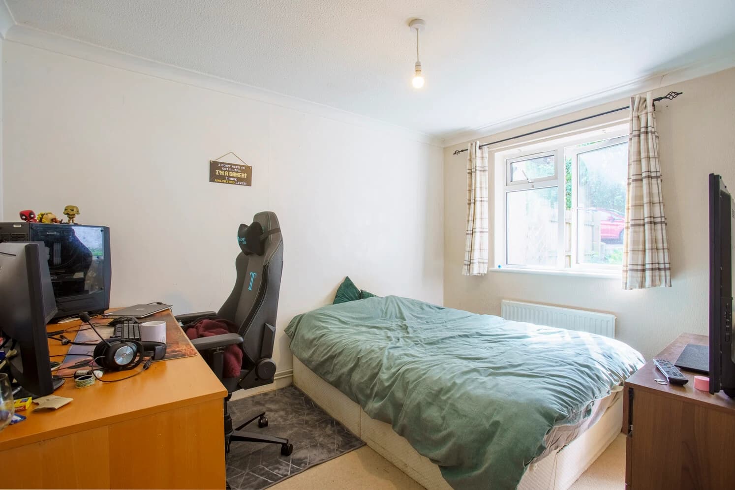 property photo 8 of 15