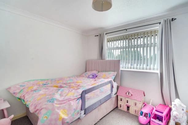 property photo 12 of 16