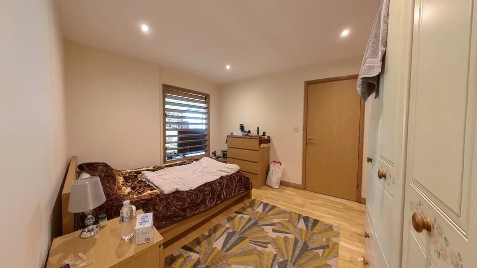 property photo 11 of 18