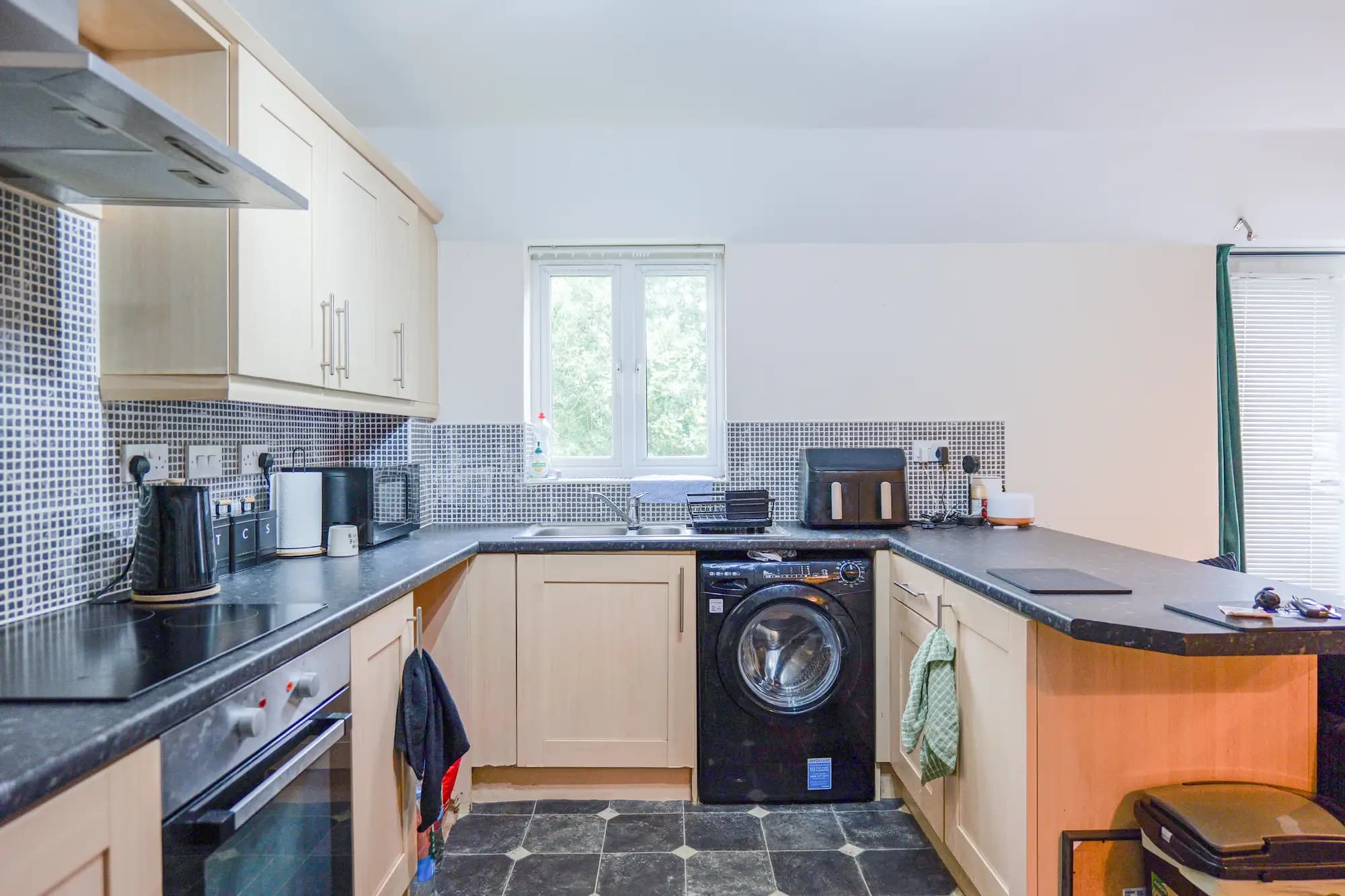 property photo 5 of 19