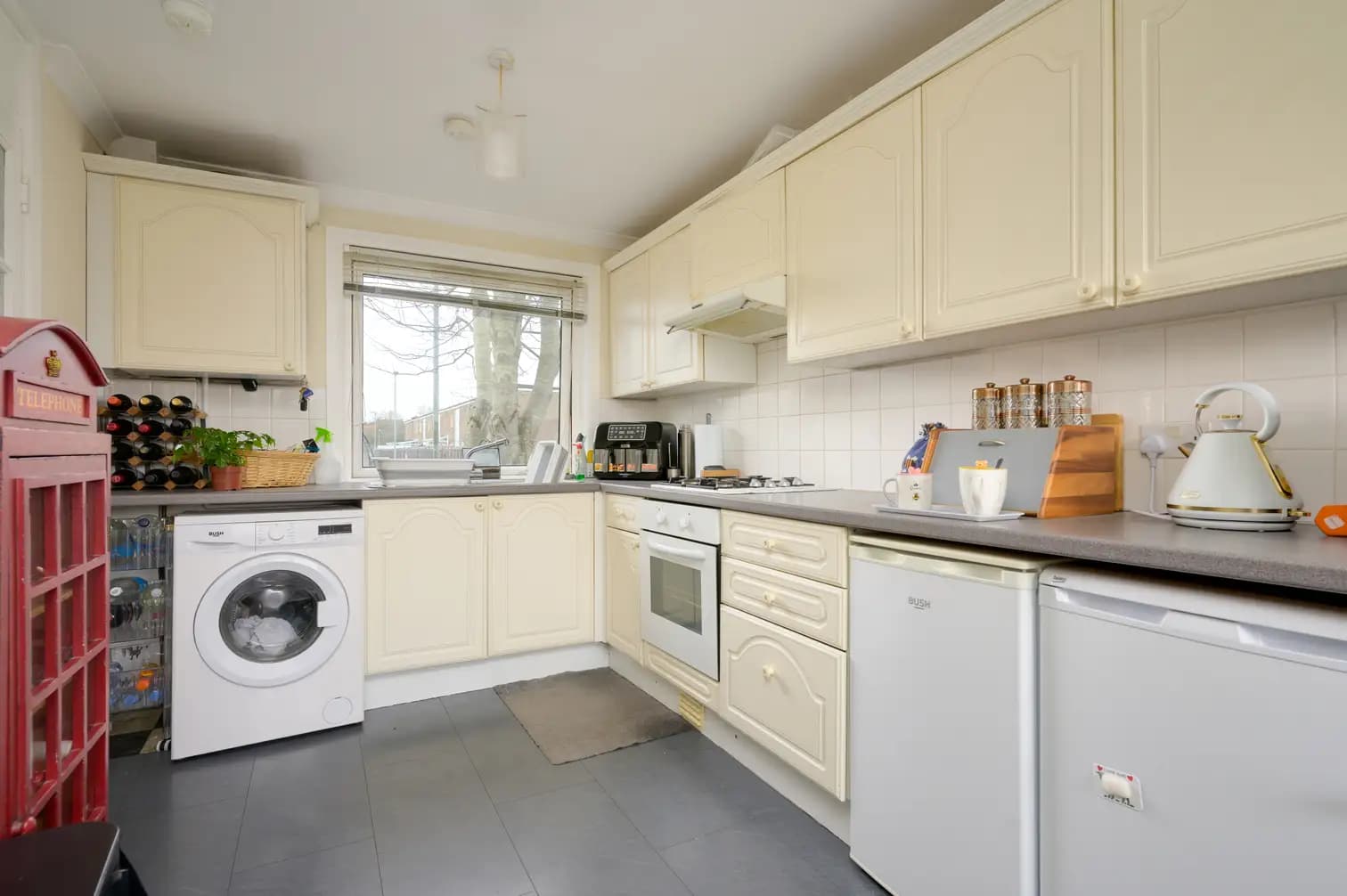 property photo 7 of 19