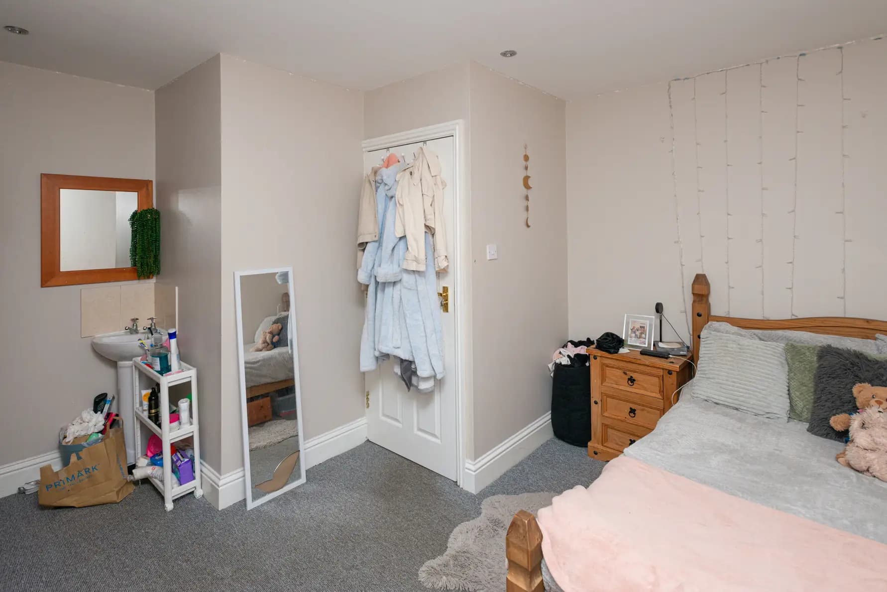 property photo 17 of 29
