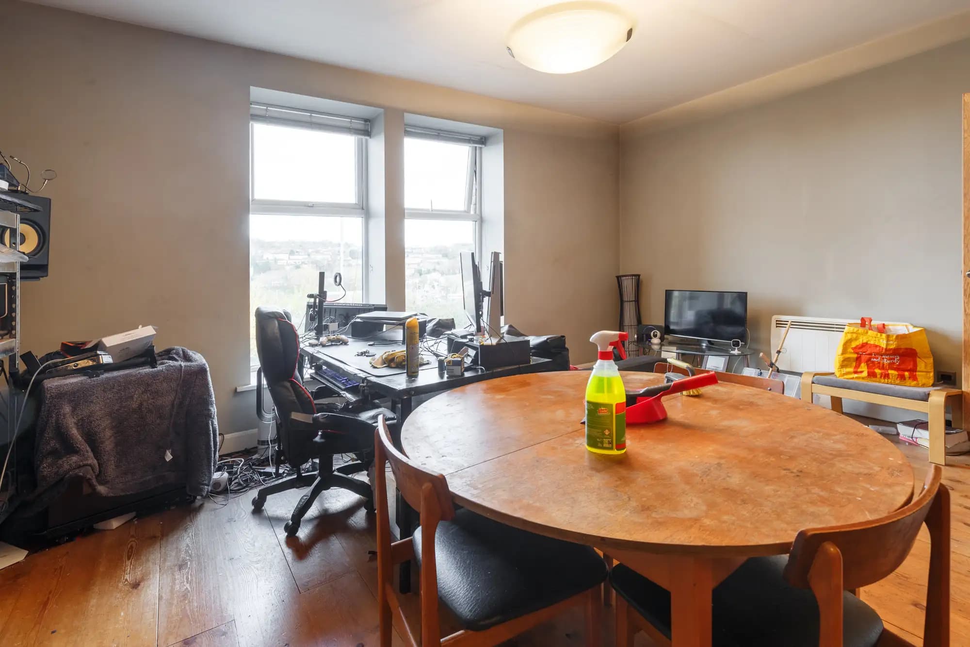 property photo 5 of 13