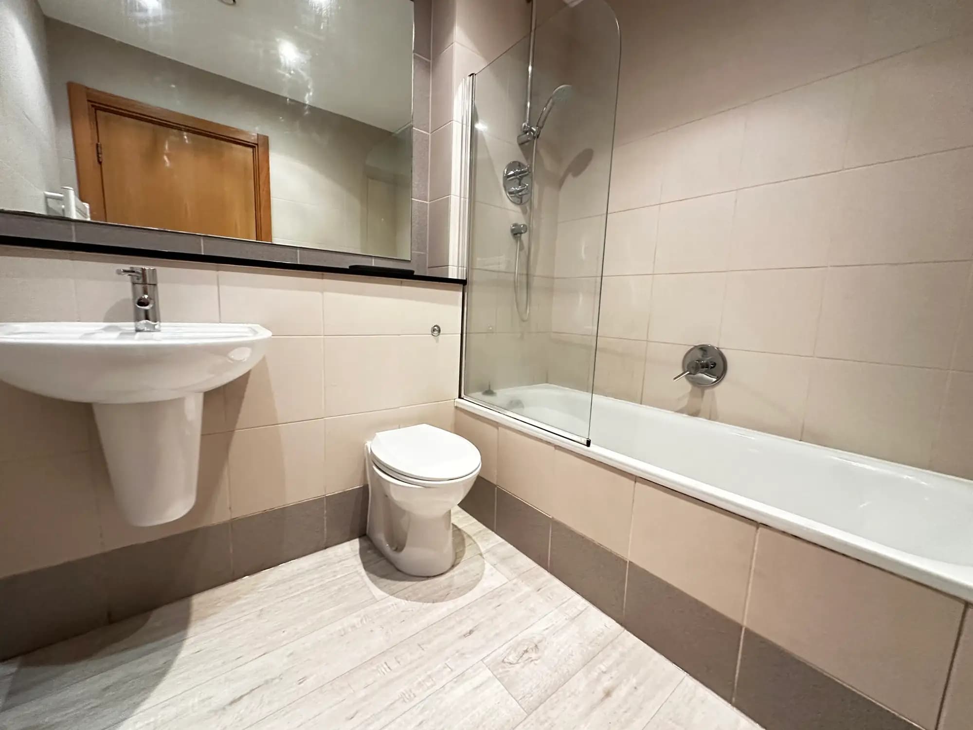 property photo 8 of 21