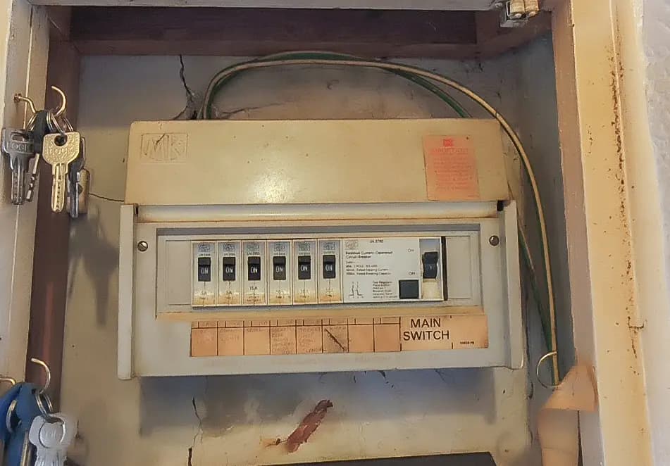 property photo 13 of 16