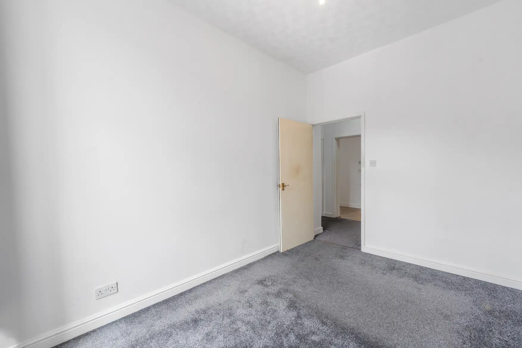 property photo 11 of 12