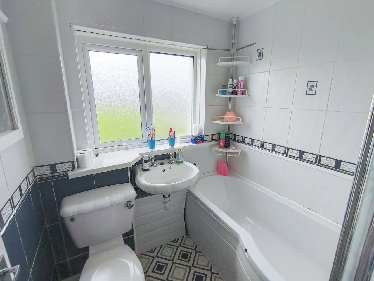 property photo 8 of 18