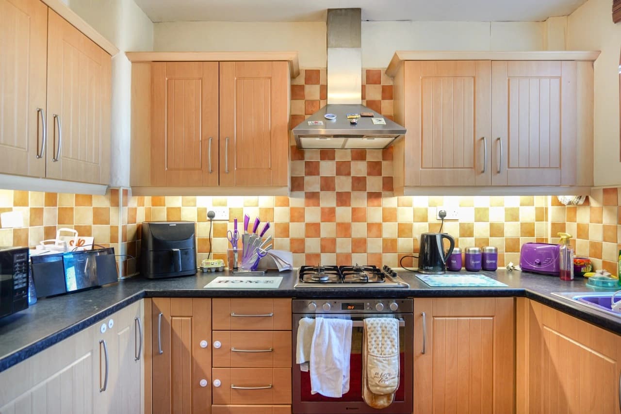 property photo 4 of 16