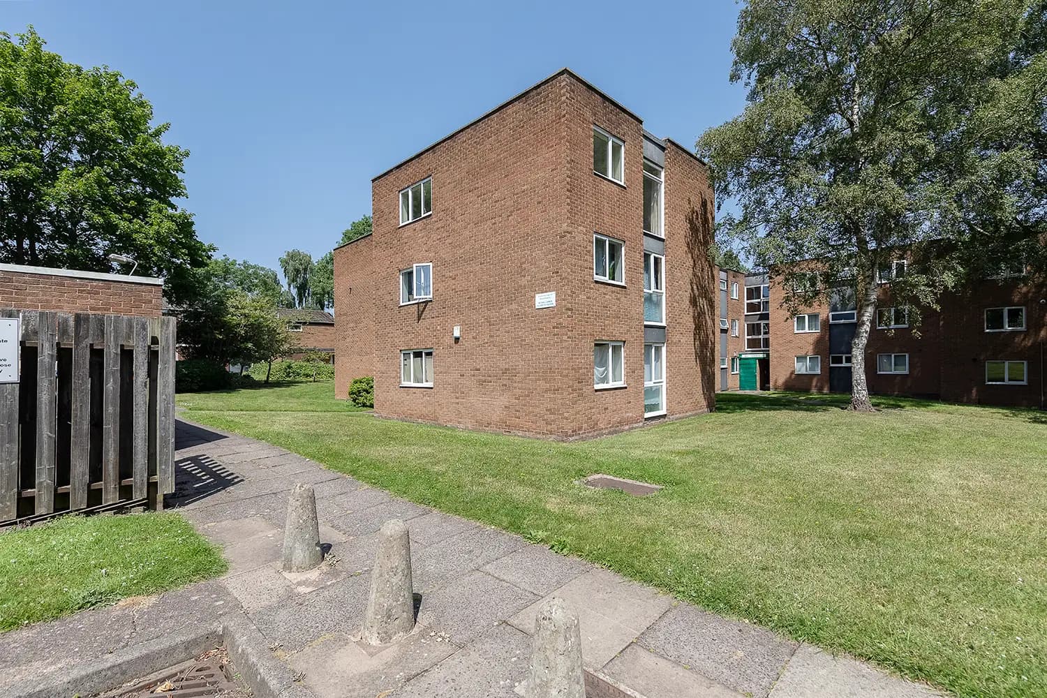 property photo 15 of 16