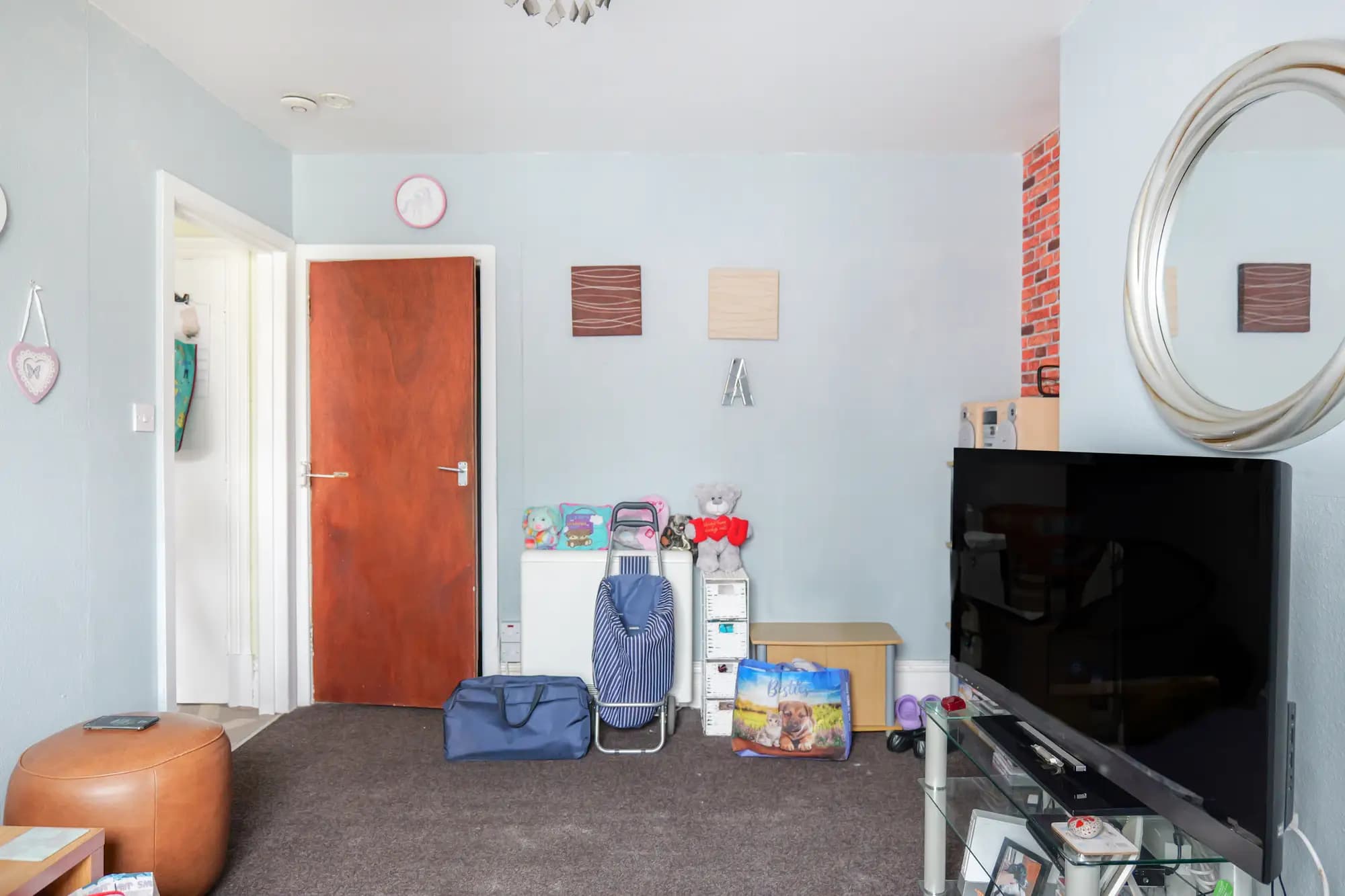 property photo 5 of 40