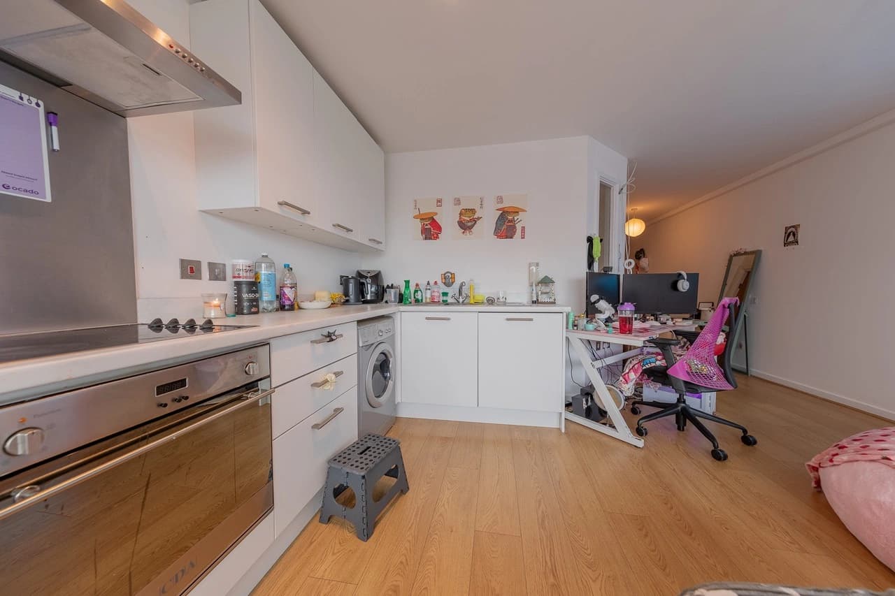 property photo 6 of 14