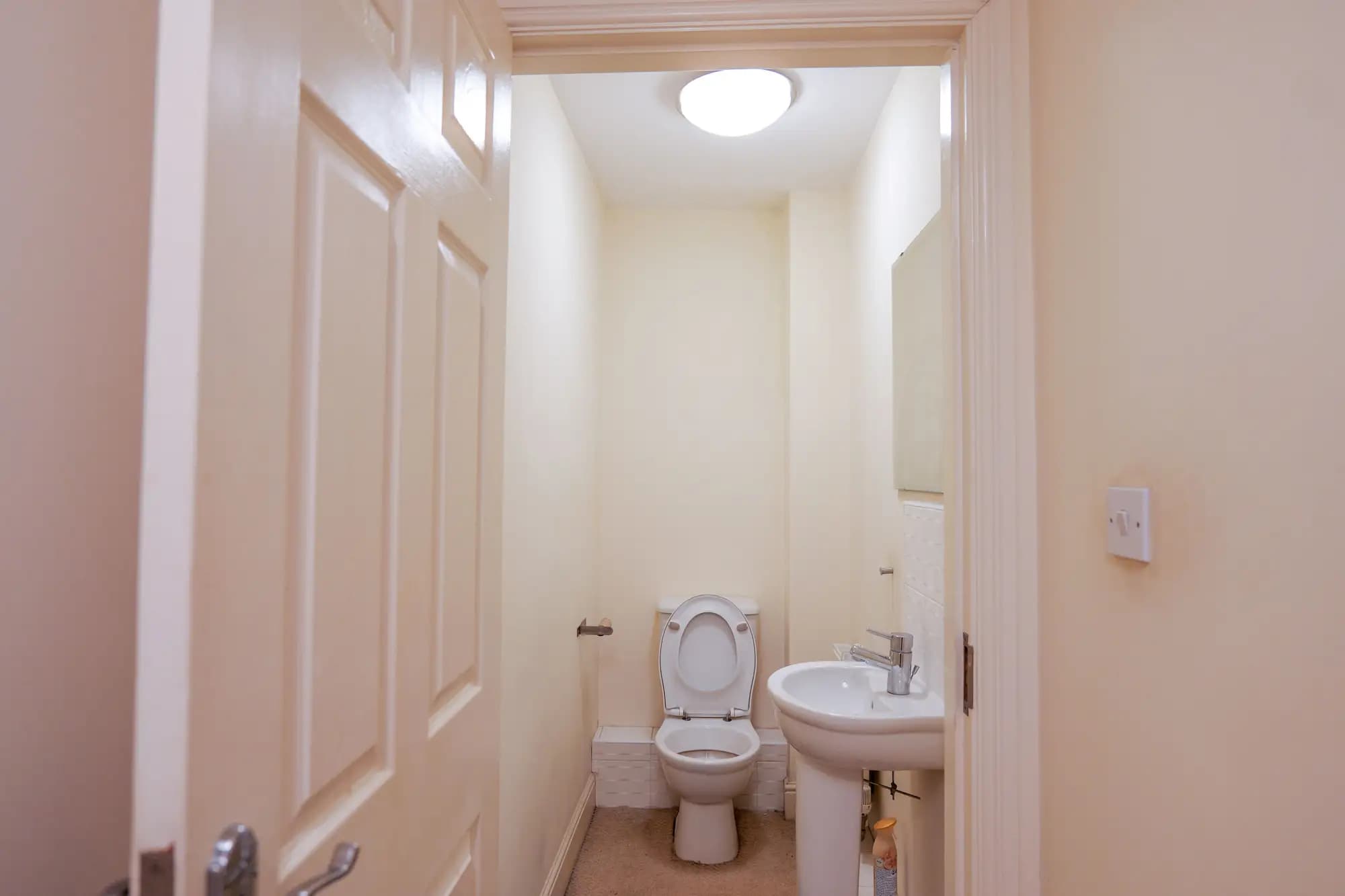 property photo 8 of 19