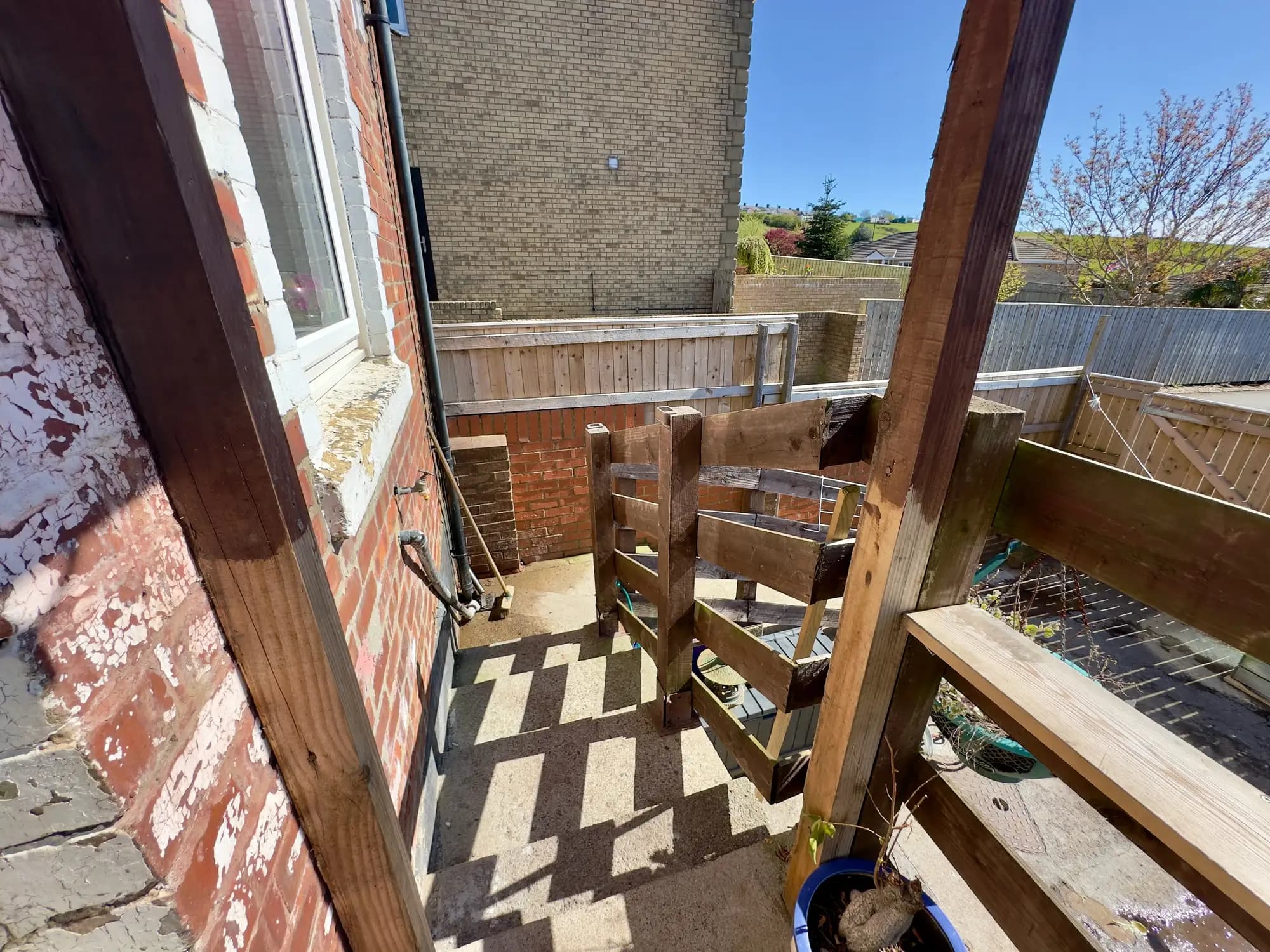 property photo 20 of 27