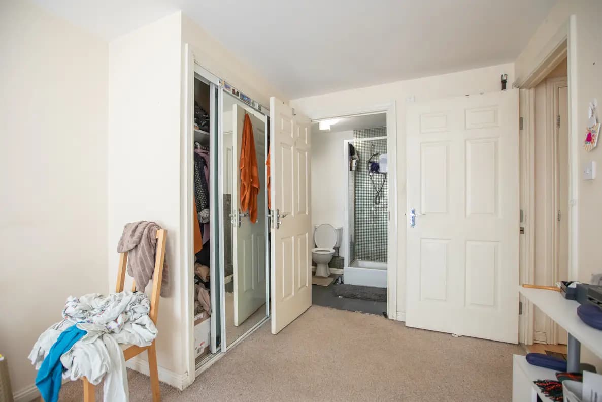 property photo 14 of 28
