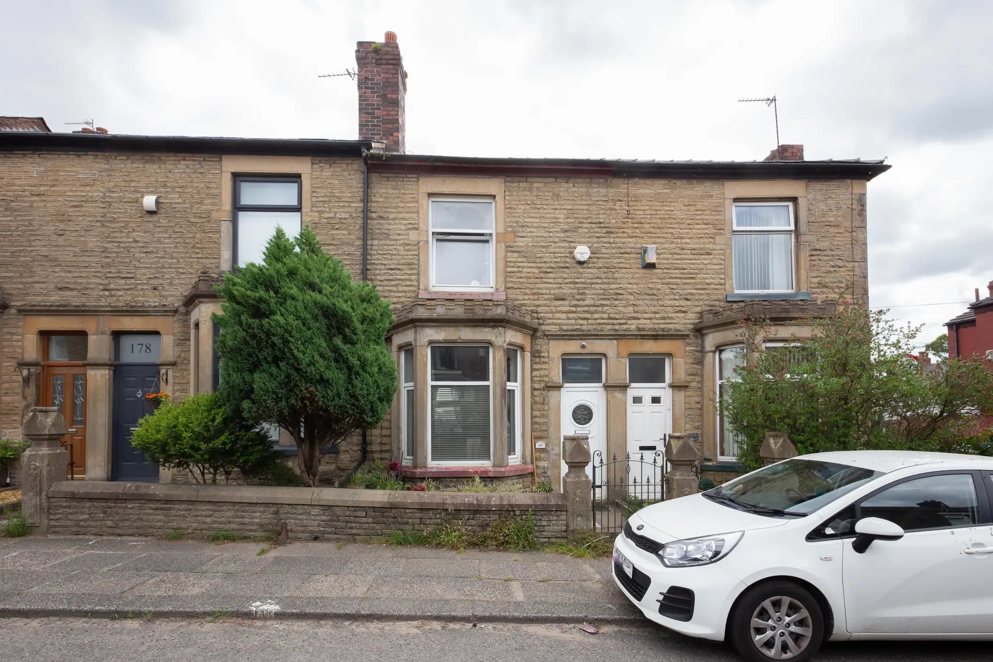 property photo 0 of 28