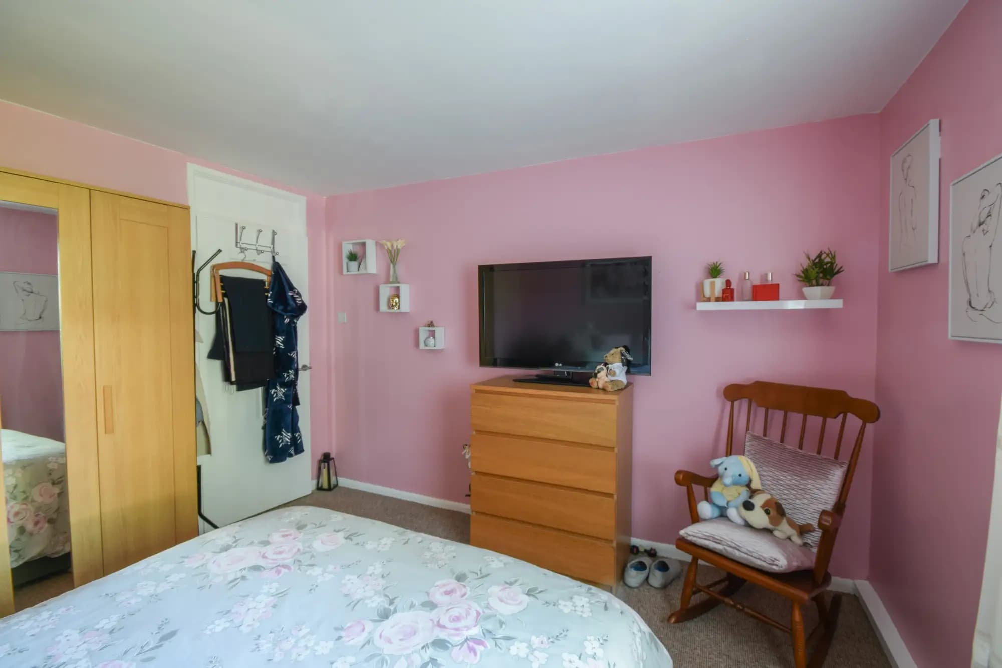 property photo 9 of 14