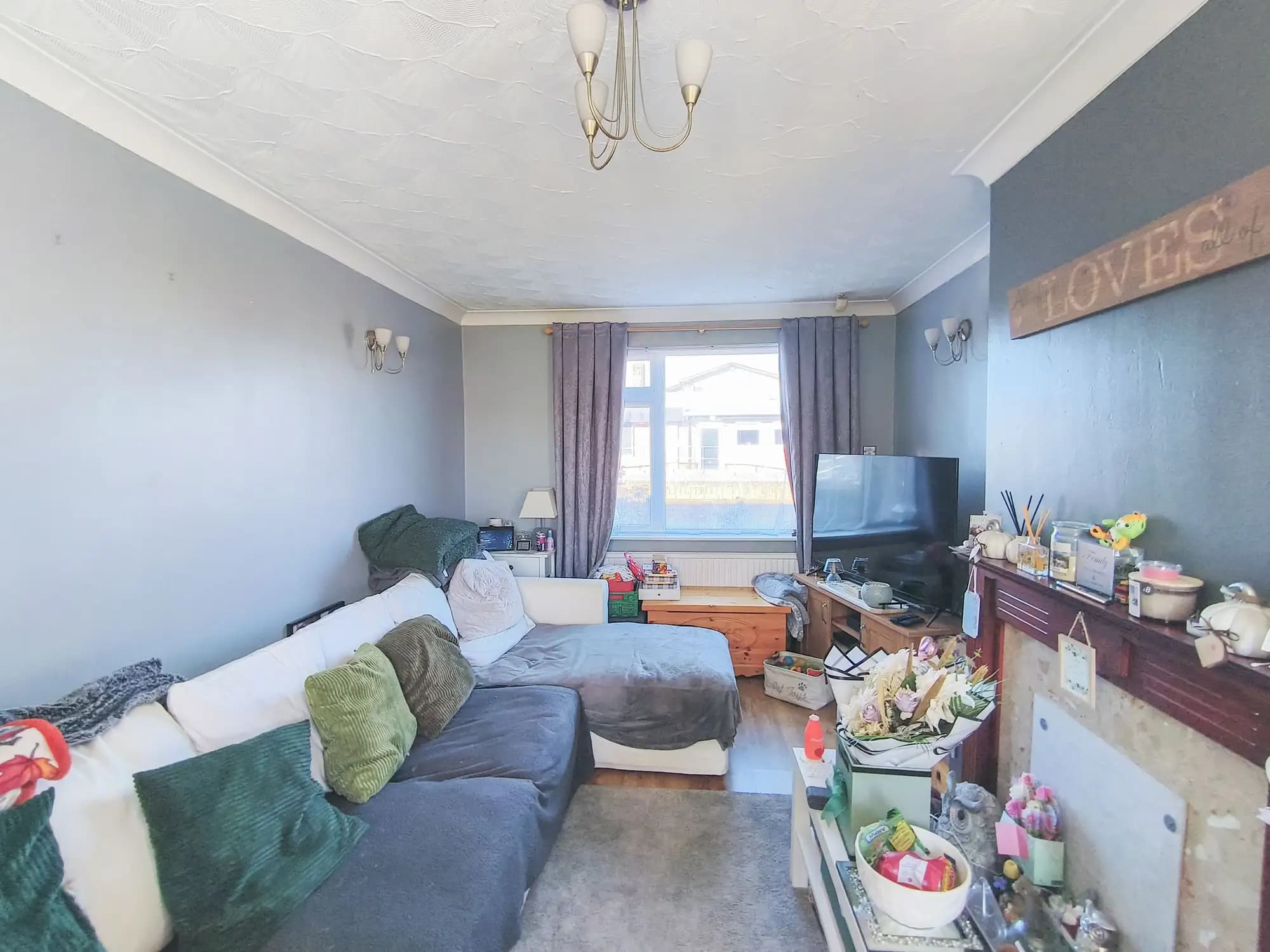 property photo 2 of 20