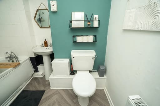 property photo 10 of 18
