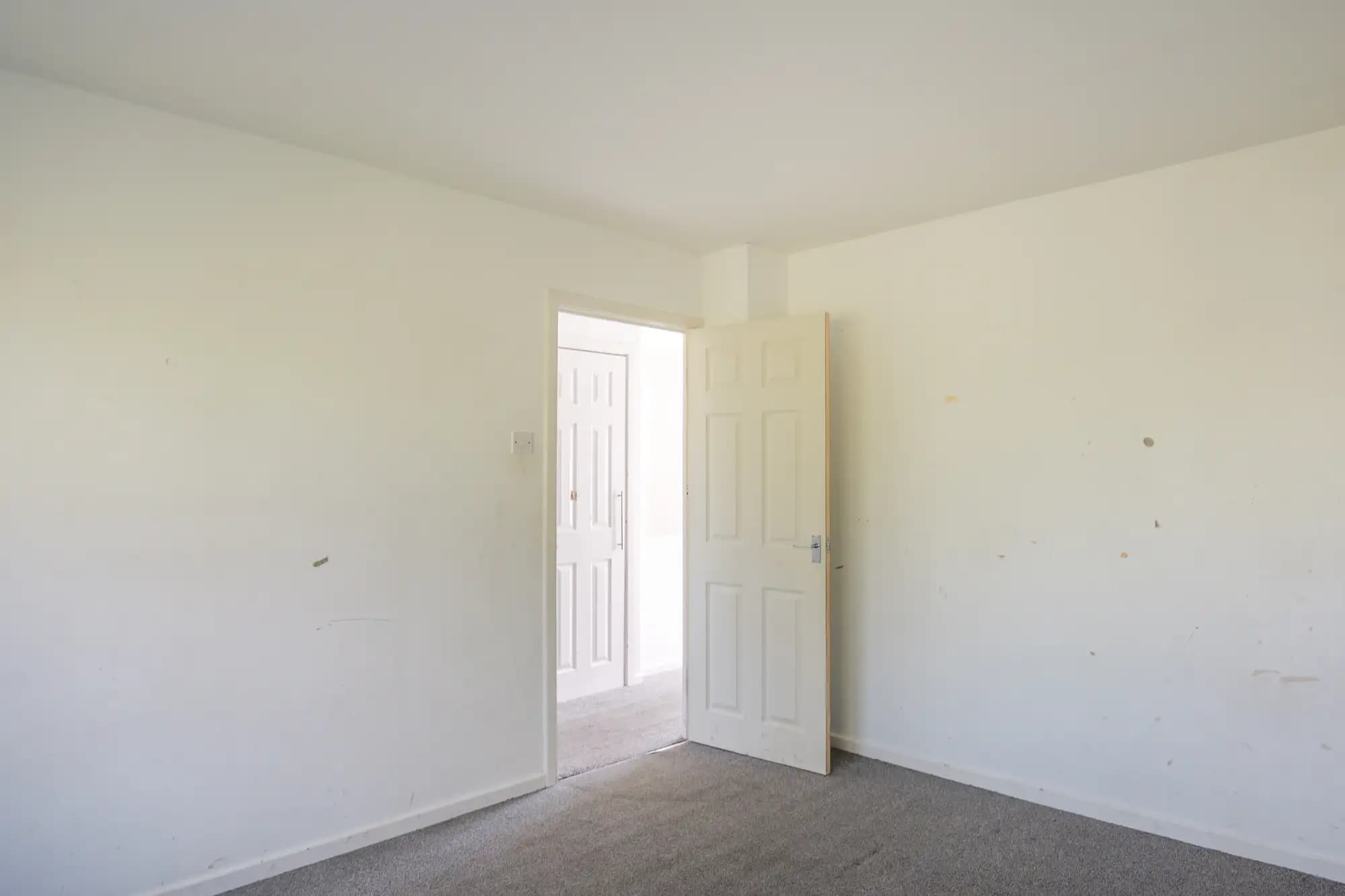 property photo 10 of 16