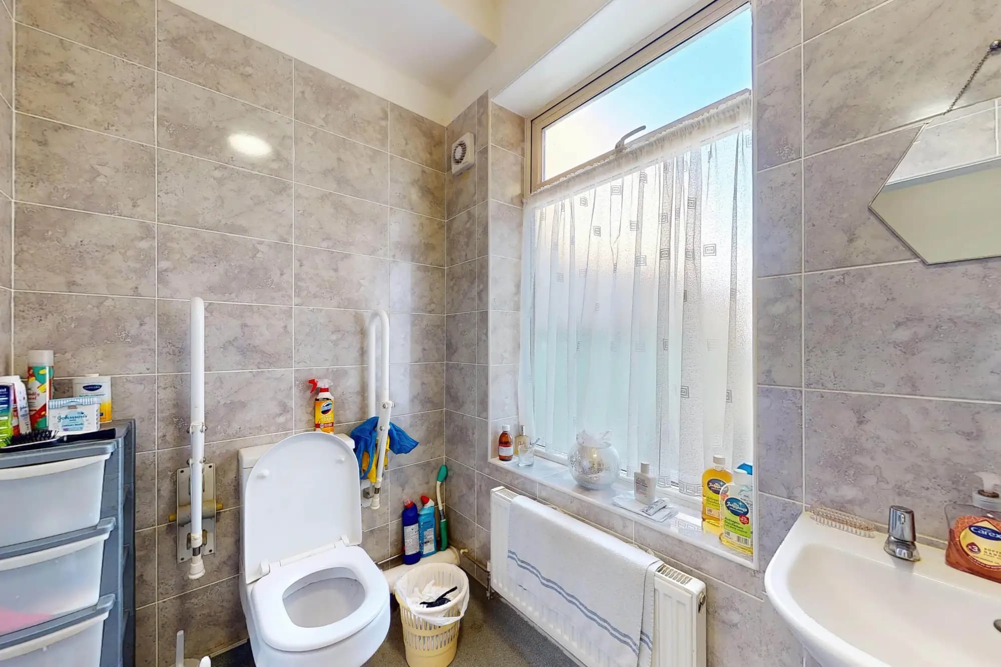 property photo 7 of 32