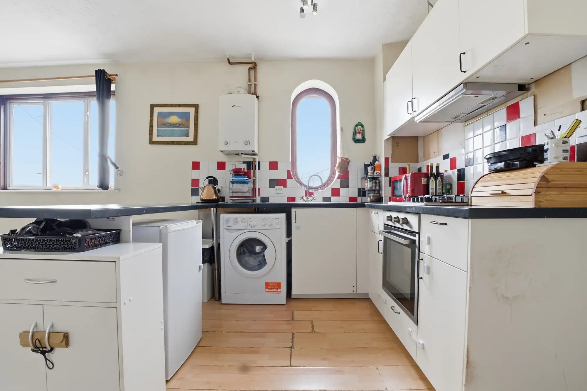 property photo 6 of 16